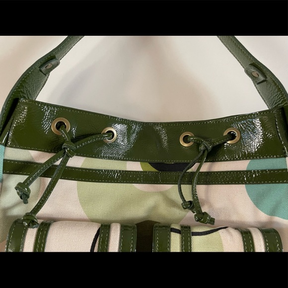 Fun 60’s Vibe Kate Landry Green and Cream Bag with Lots of Pockets - Picture 3 of 15